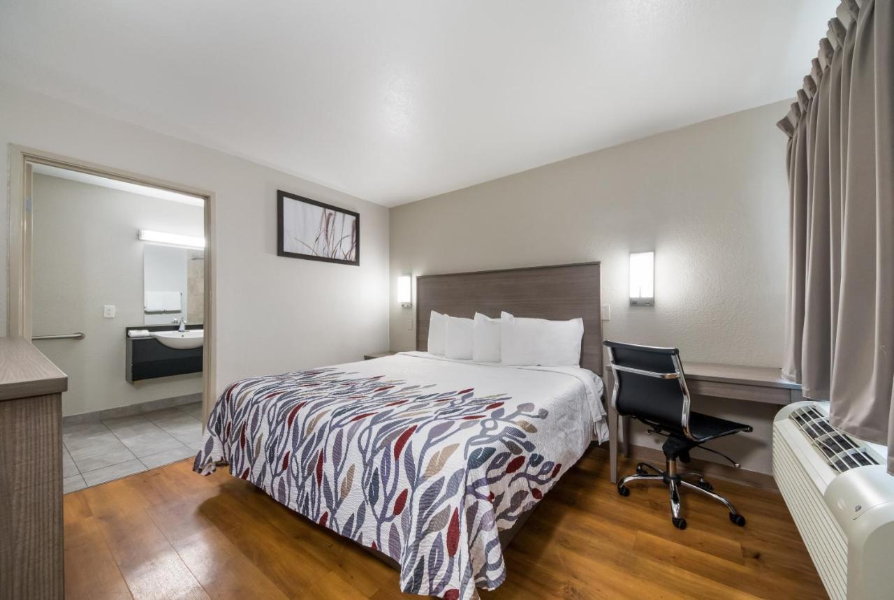 Red Roof Inn San Antonio E - Frost Bank Center 外观 照片