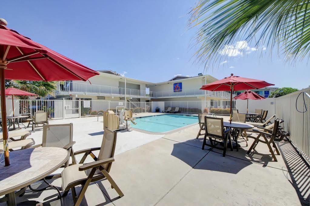Red Roof Inn San Antonio E - Frost Bank Center 外观 照片