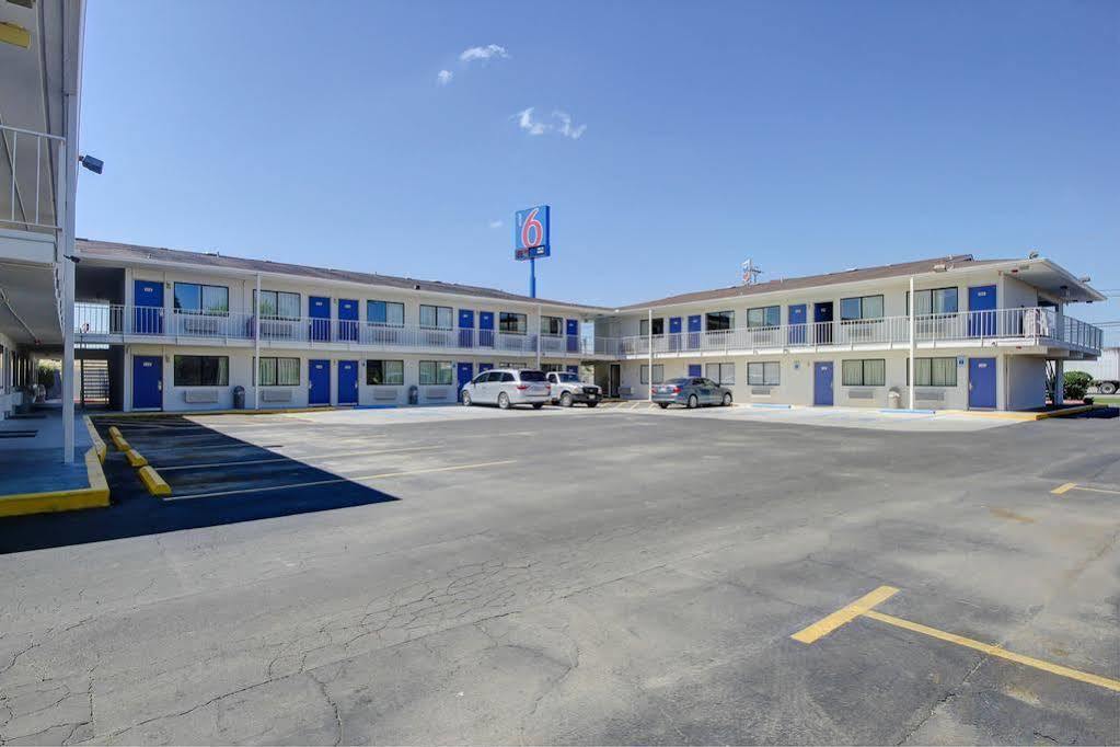 Red Roof Inn San Antonio E - Frost Bank Center 外观 照片